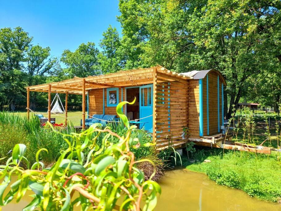 Vila La Roulotte Du Pecheur Saint-Privé Exteriér fotografie